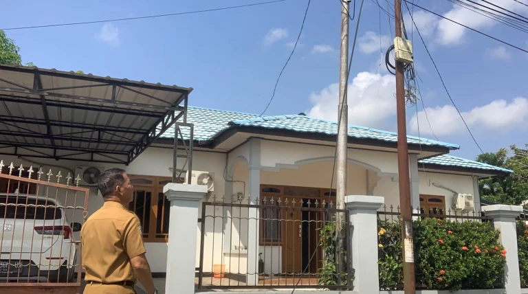 Usai Insiden Jalan Manggis, Kabel Semrawut di Jalan Mawar Belum Dibenahi