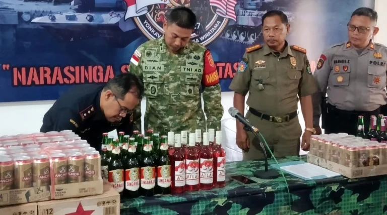 Diduga Pesanan THM Sebuku, 948 Botol Miras Diamankan Satgas Pamtas